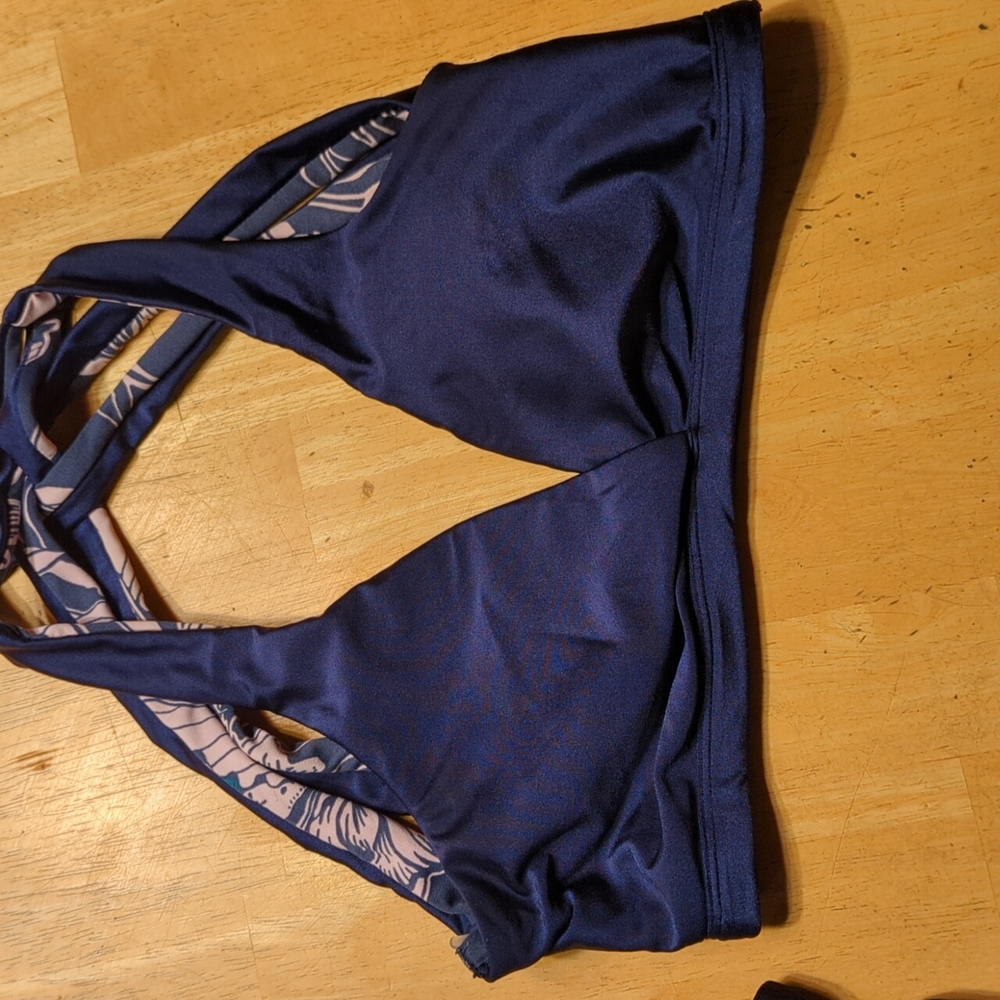 Reversible bikini top